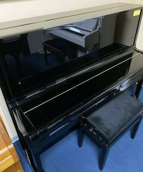 Yamaha U10 A Klavier, schwarz poliert