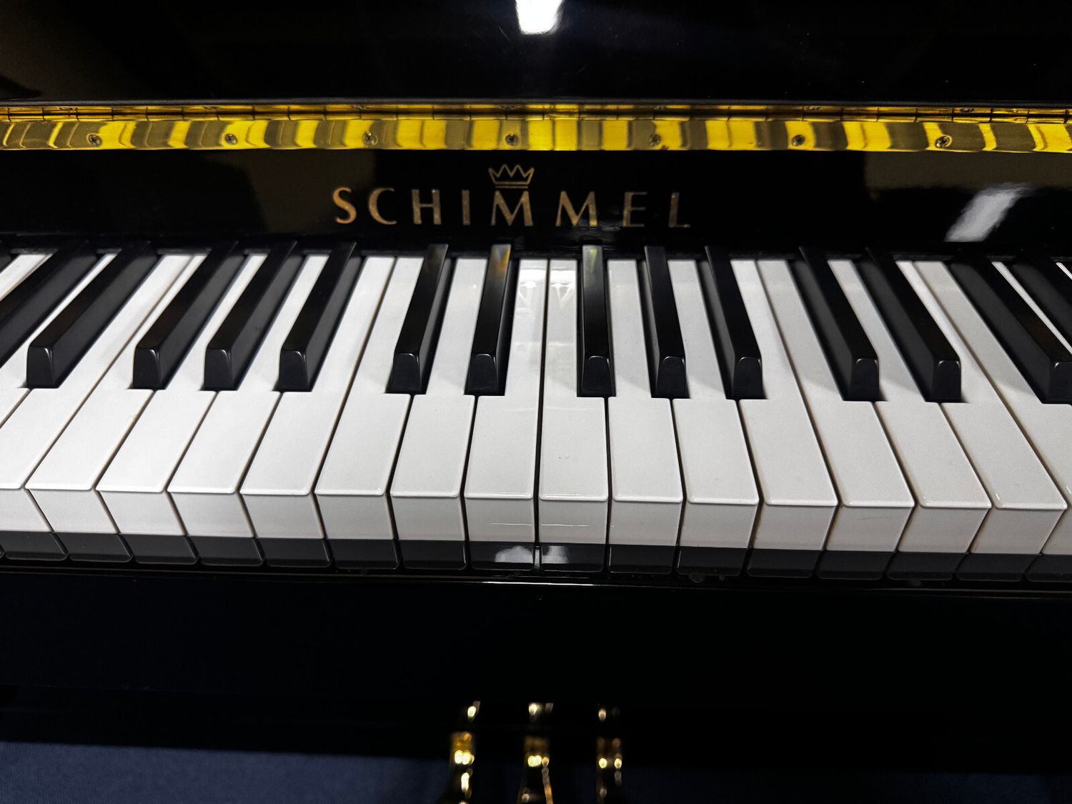 Schimmel 105 schwarz poliert
