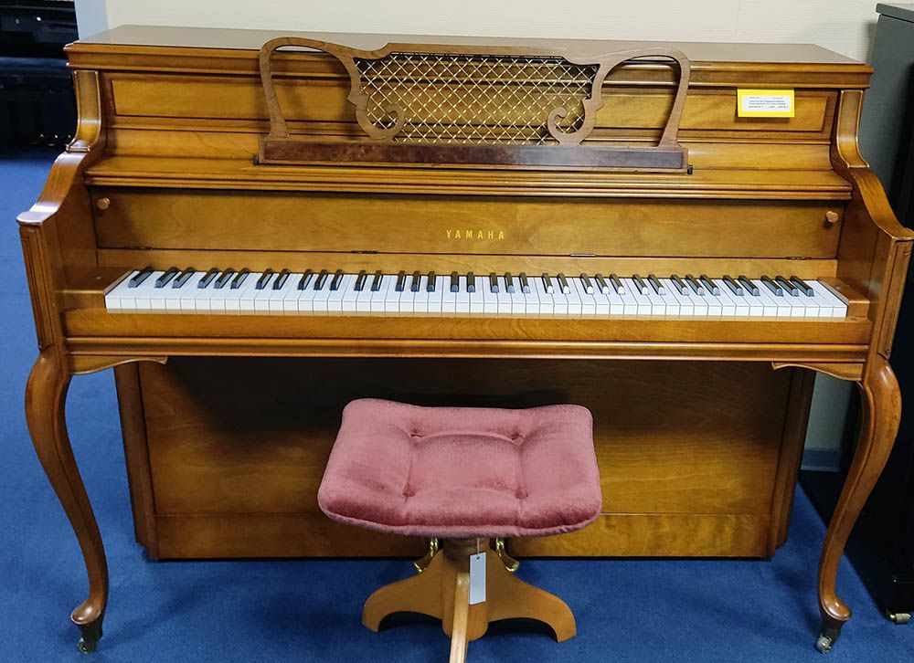 Yamaha M2 HR chippendale nußbaum