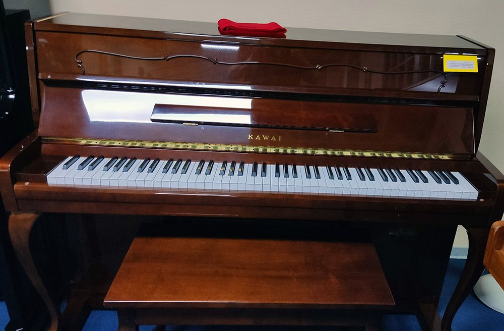 Kawai C-107 chippendale mahagoni