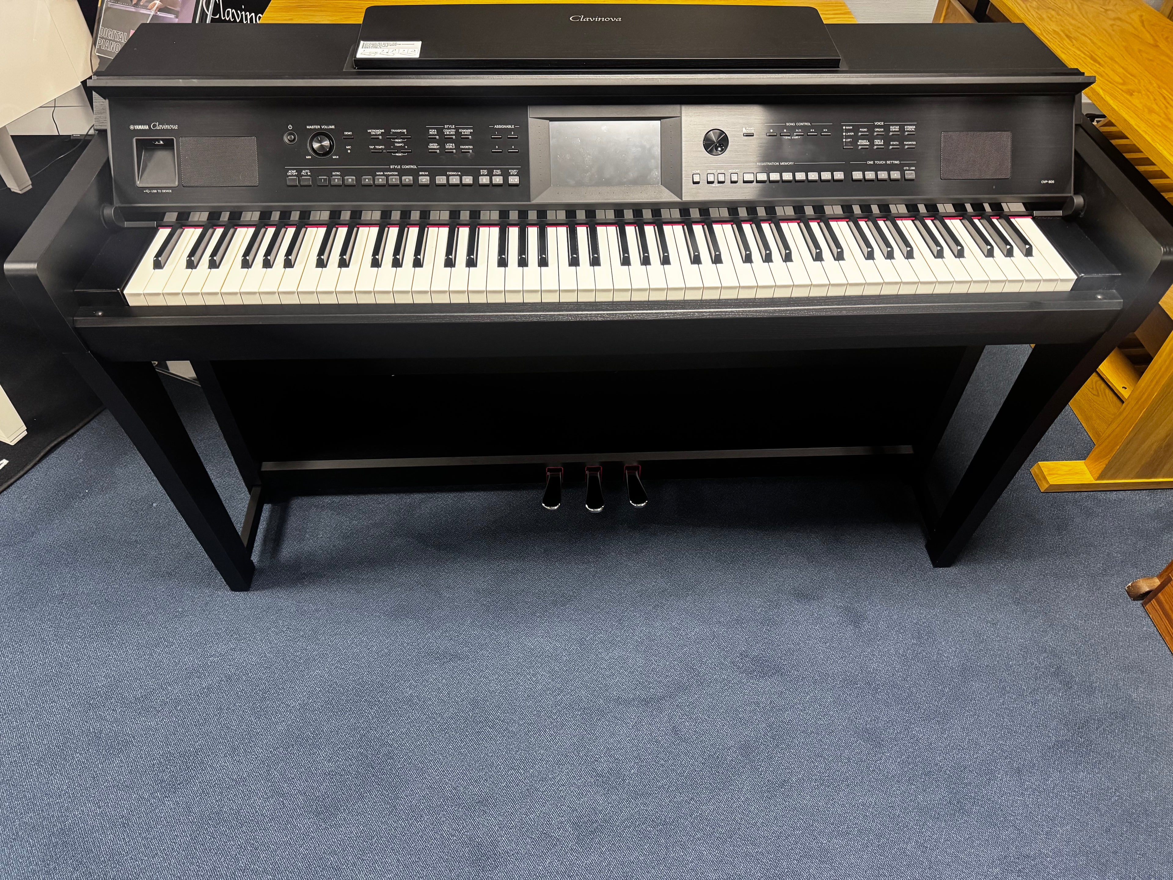 Yamaha CVP-805 B